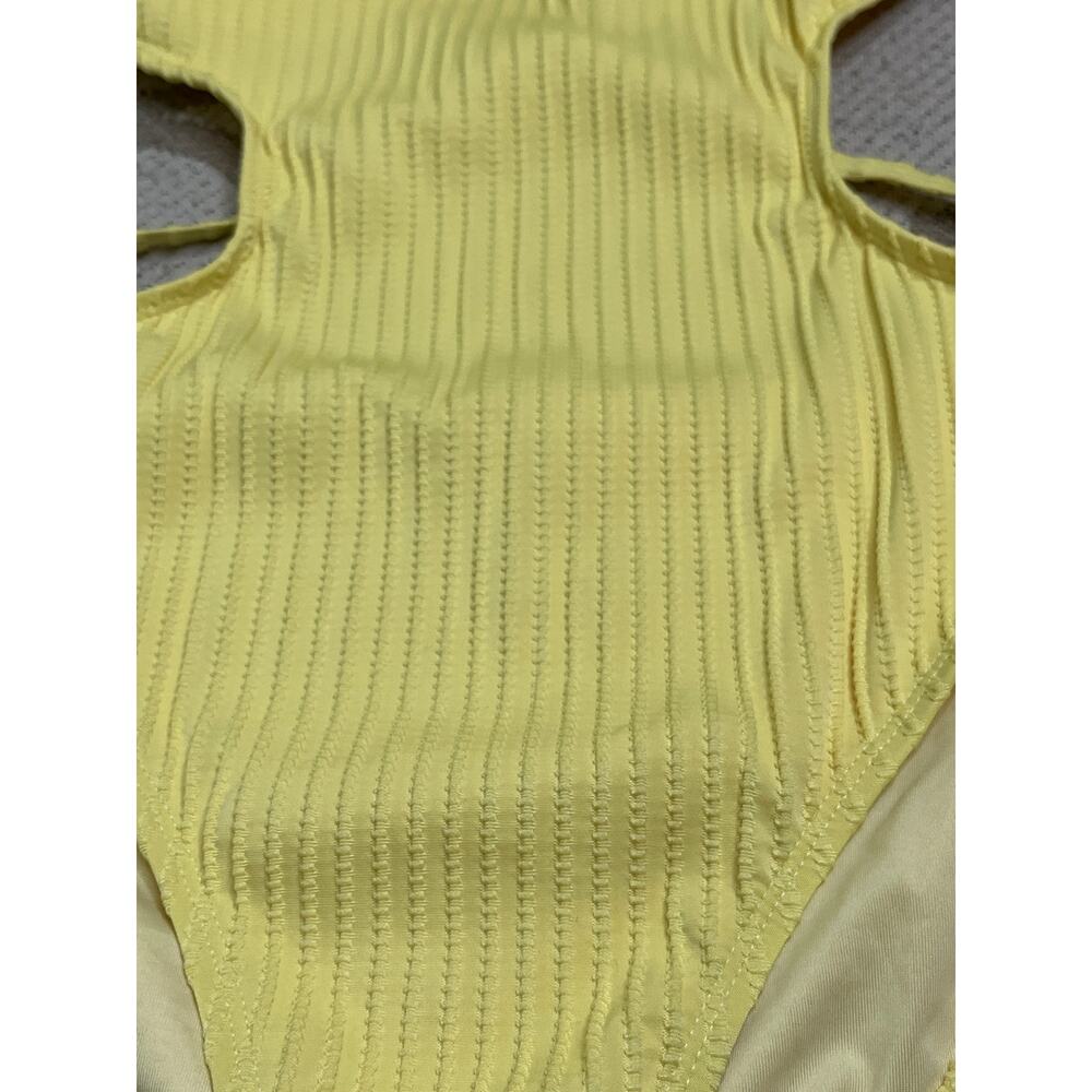Cupshe Buttercream Bliss Yellow Monokini Swimsuit, size small, NWT - Picture 10 of 12